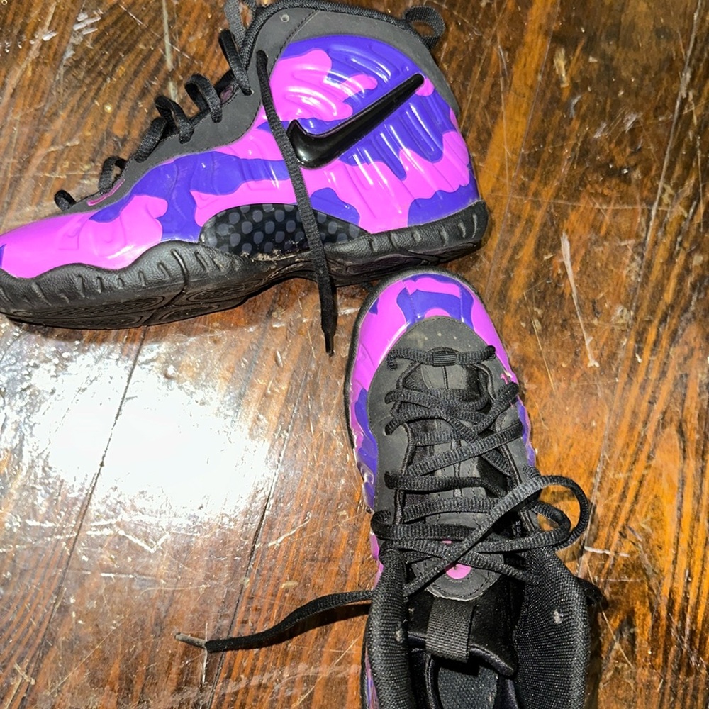 Children’s Limited Nike Foams size 3.5 I took amazing care of everything!